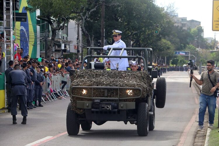 Desfile Cívico-Militar reúne mais de 10 mil pessoas em Vitória