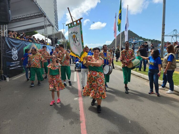 Desfile Cívico-Militar reúne mais de 10 mil pessoas em Vitória