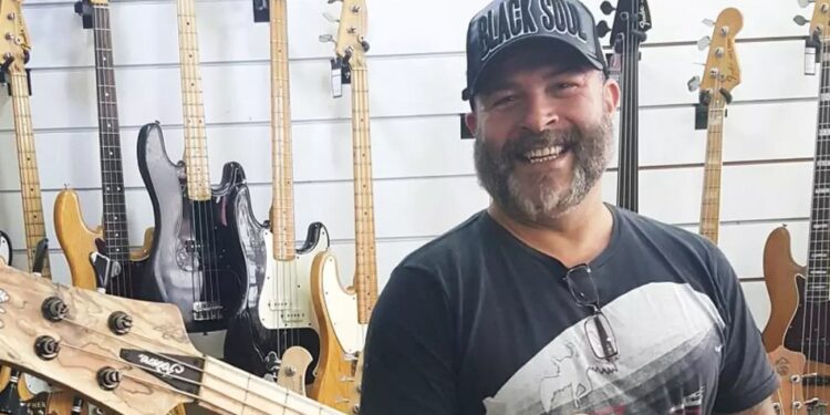 Homem envolvido no ataque a Mingau, do Ultraje a Rigor, é preso Homem envolvido no ataque a Mingau, do Ultraje a Rigor, é preso