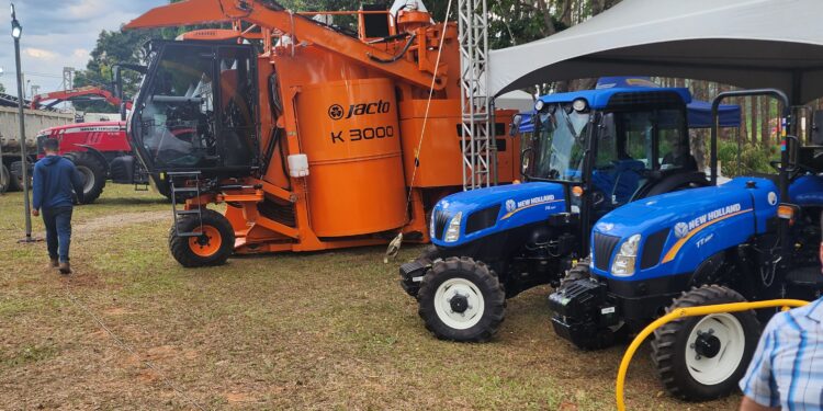 Máquinas que custam mais de R$ 1 milhão na Pinheiros Agroshow a partir desta quinta, 26 Máquinas que custam mais de R$ 1 milhão na Pinheiros Agroshow a partir desta quinta, 26