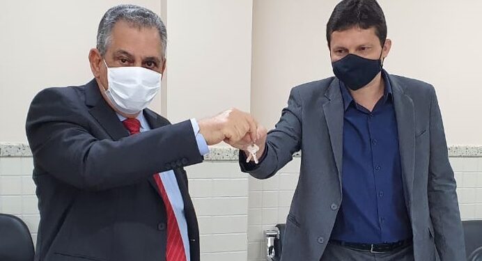 Desistência de Enivaldo pode trazer Alencar Marim de volta à Prefeitura de Barra de São Francisco Desistência de Enivaldo pode trazer Alencar Marim de volta à Prefeitura de Barra de São Francisco