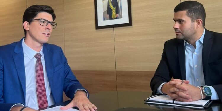 Mazinho leva pacote de pedidos ao Governo Federal para o polo de agricultura irrigada