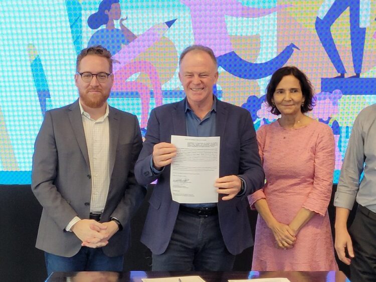 Casagrande anuncia investimentos e ações no valor de R$ 370 milhões para o setor educacional capixaba