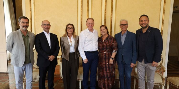 Palácio Anchieta recebe a exposição ‘De onde surgem os sonhos’ Palácio Anchieta recebe a exposição ‘De onde surgem os sonhos’