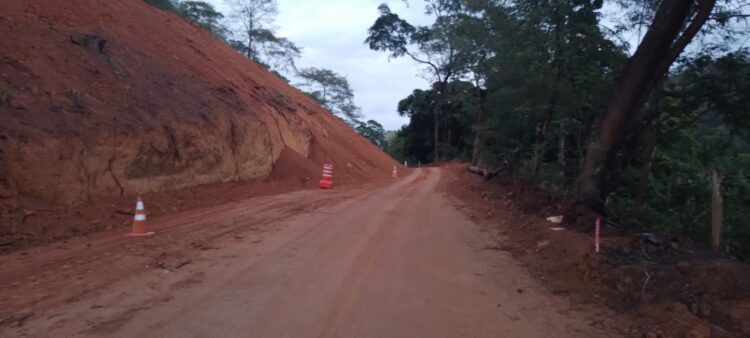 Pavimentação da ES-320 empolga moradores da região do Itaúnas; confira vídeo e fotos
