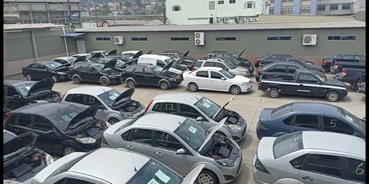 Polícia Civil arrecada mais de R$ 1 milhão no 1º leilão de viaturas da instituição