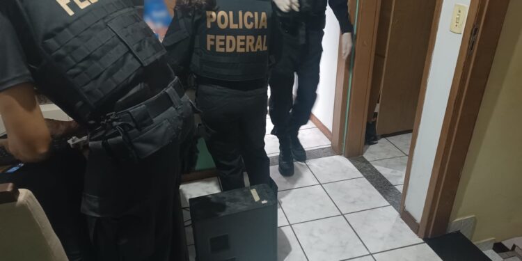 PF investiga suspeito de violência sexual pela internet em Vitória PF investiga suspeito de violência sexual pela internet em Vitória