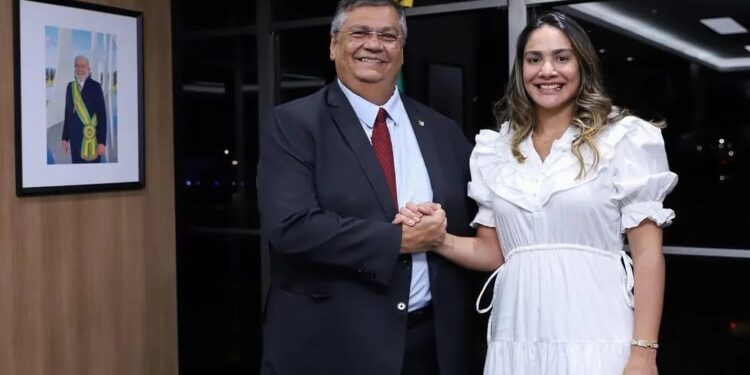Um presente para Ana Paula Lobato, 37 anos, suplente de Flávio Dino: 8 anos no Senado