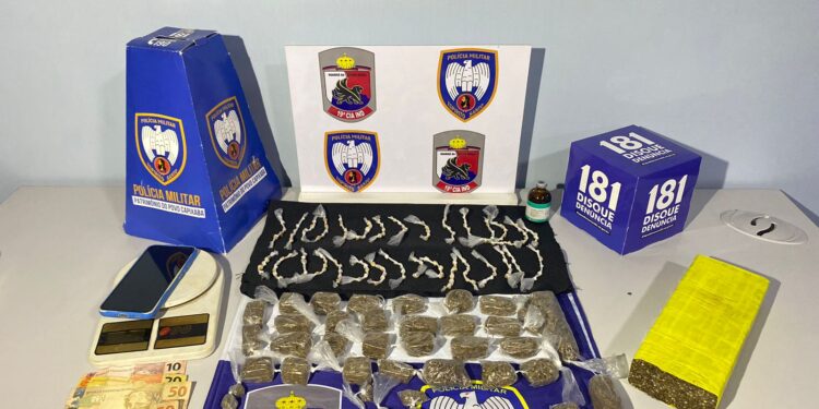 PM apreende mais de 1,3 kg de maconha e 160 pedras de crack em Pinheiros