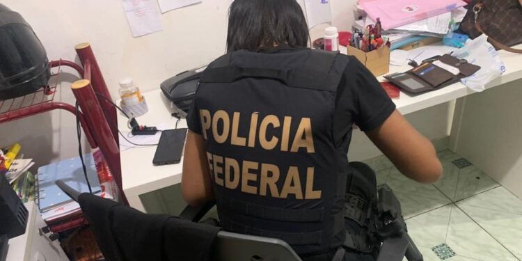 PF prende em Guarapari advogado “pombo-correio” de traficantes