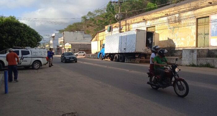 Motorista de transportadora é morto com tiro na nuca em Ecoporanga; ouça áudio Motorista de transportadora é morto com tiro na nuca em Ecoporanga; ouça áudio