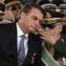 Militares utilizaram Bolsonaro para voltar ao poder, diz observadora Internacional 