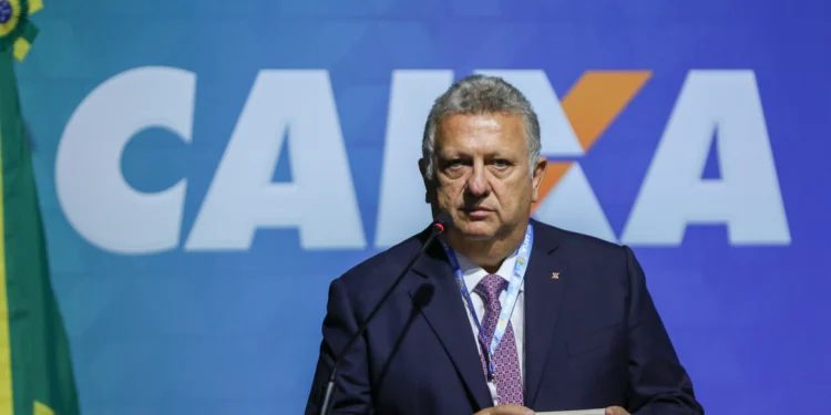 Vieira assume Caixa com promessa de induzir crescimento econômico Vieira assume Caixa com promessa de induzir crescimento econômico