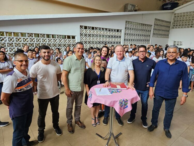 Governo inaugura obras e autoriza novos investimentos em Muniz Freire