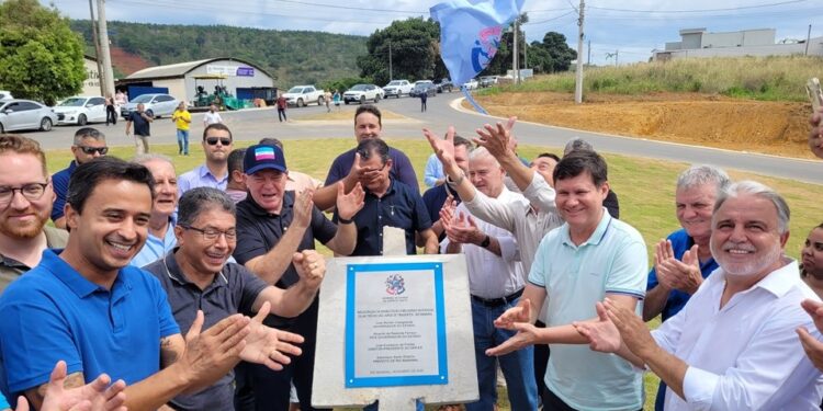 Governo do Estado entrega obras de pavimentação na Rodovia ES-245,  em Rio Bananal
