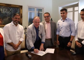 Casagrande sanciona lei que institui a Política Estadual de Turismo