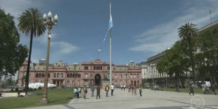 Incerteza marca segundo turno da eleição presidencial na Argentina neste domingo, 19