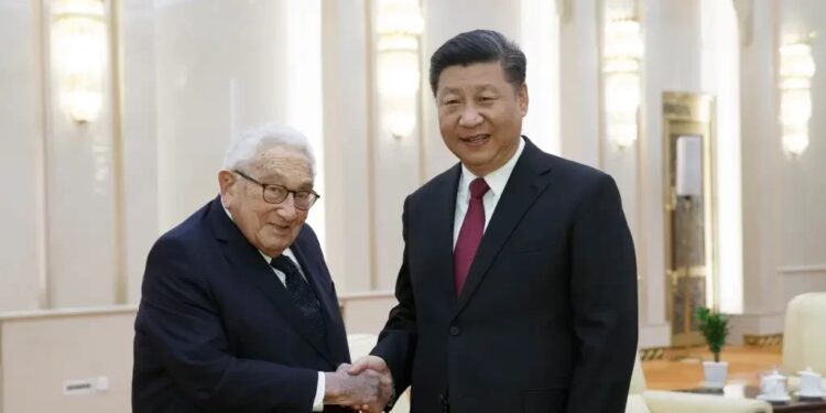 Henry Kissinger, diplomata norte-americano e ganhador do Nobel da Paz, morre aos 100 anos