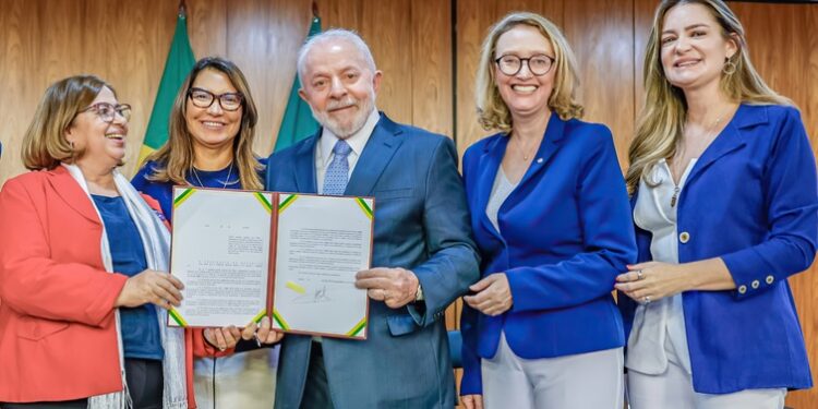 Sancionada lei que prevê pensão  para filhos de vítimas de feminicídio