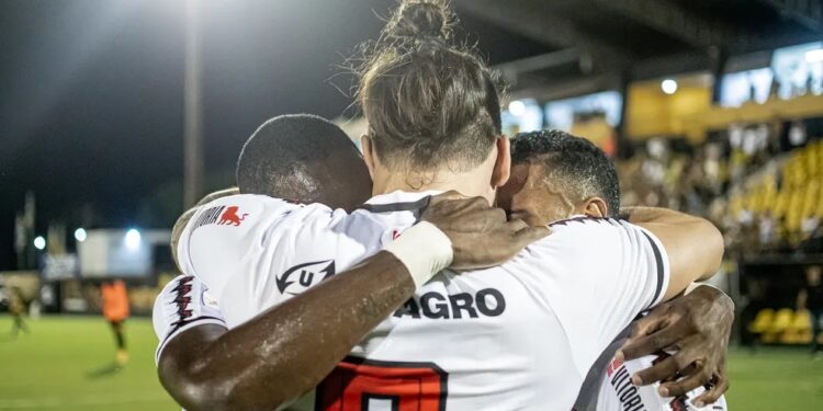 Criciúma empata com o Guarani e Vitória-BA se torna campeão da Série B do Brasileirão