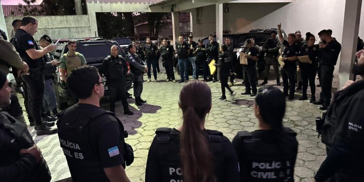 PCES deflagra operação integrada e prende dois suspeitos de participarem de homicídios em Conceição da Barra; veja vídeos PCES deflagra operação integrada e prende dois suspeitos de participarem de homicídios em Conceição da Barra; veja vídeos
