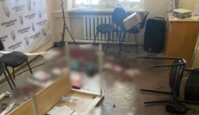 Deputado explode granadas em reunião de prefeitura na Ucrânia; há mais de 20 feridos; veja vídeo