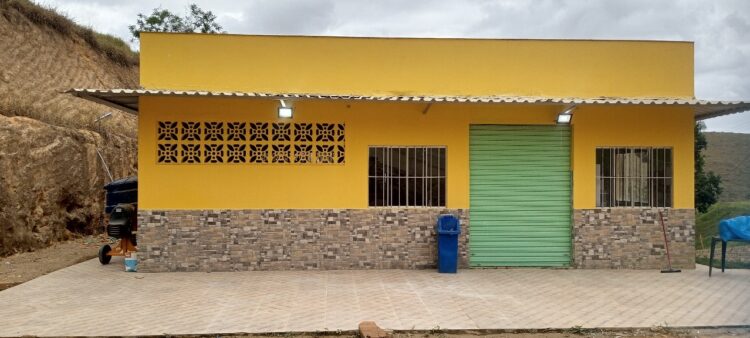 Escola de Artesanato em granito já produziu mais de 200 peças em Barra de São Francisco
