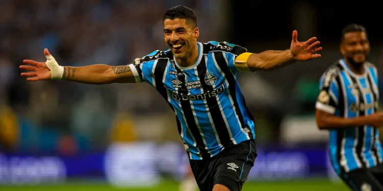 Vasco perde para o Grêmio e terá que derrotar o Bragantino para se garantir na Série A