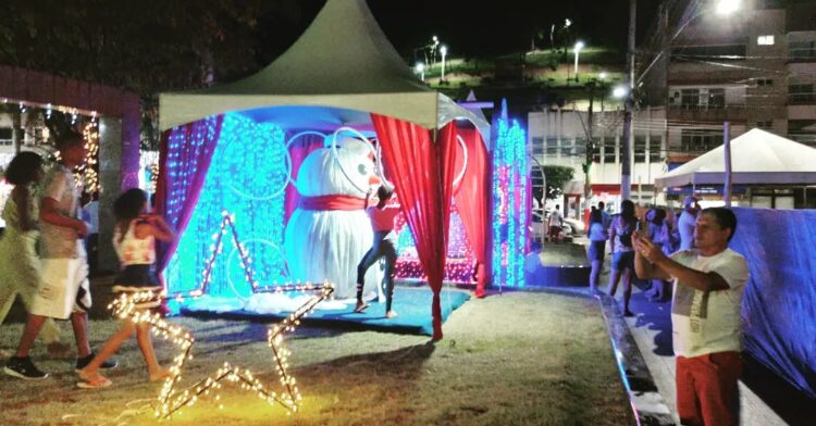 Luzes de Natal: Primeira etapa da decoração natalina é entregue em Barra de São Francisco