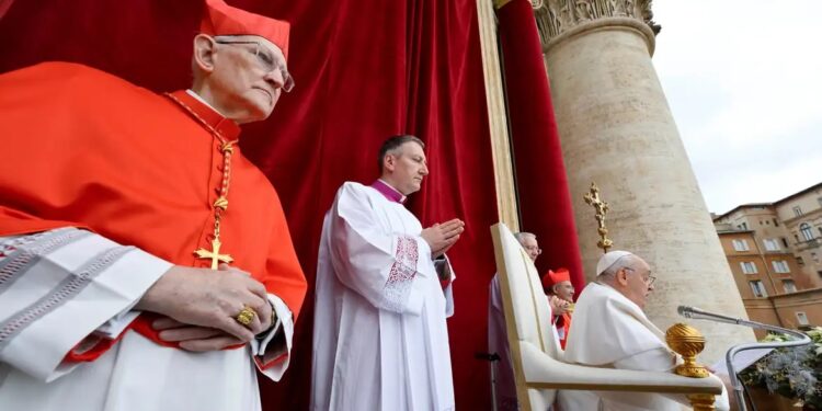 Papa Francisco denuncia a indústria de armas ao fazer um apelo de Natal  pela paz no mundo