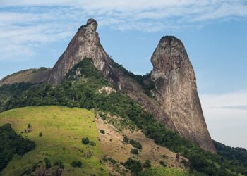 Itapemirim, a mãe do Sul: terra das marisqueiras, de lagoas, praias e do Frade e a Freira   