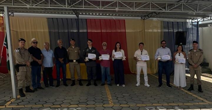 Solenidade celebra 6 anos de implantação da 18ª CIA IND da PMMG em Mantena Solenidade celebra 6 anos de implantação da 18ª CIA IND da PMMG em Mantena