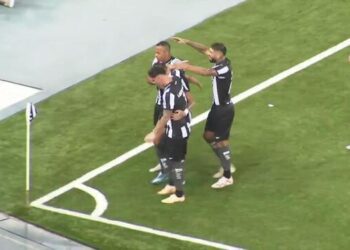 Fogão empata com a Lusa, mas continua vice-líder do Carioca