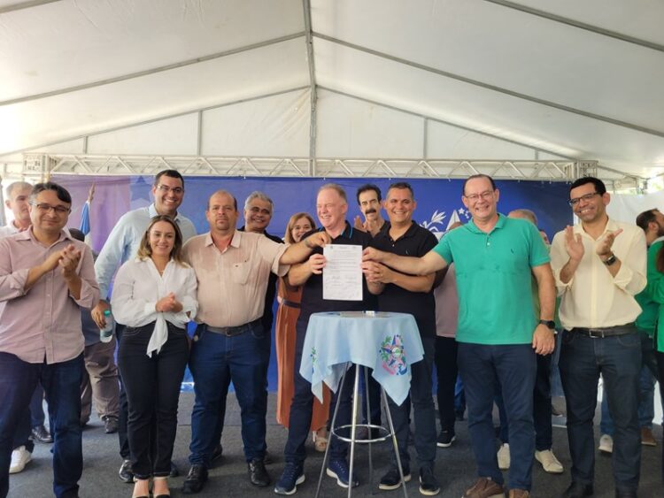 Casagrande inaugura obras e anuncia novos investimentos em Muqui