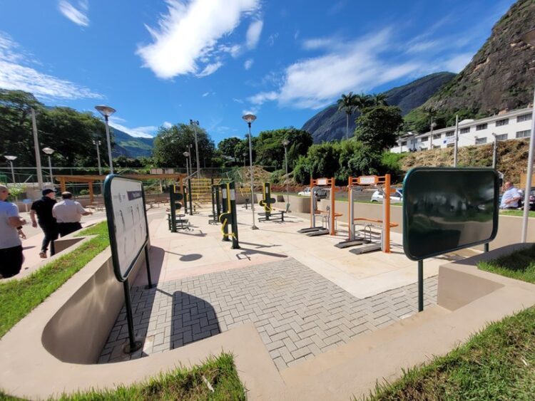 Casagrande inaugura obras e anuncia novos investimentos em Muqui