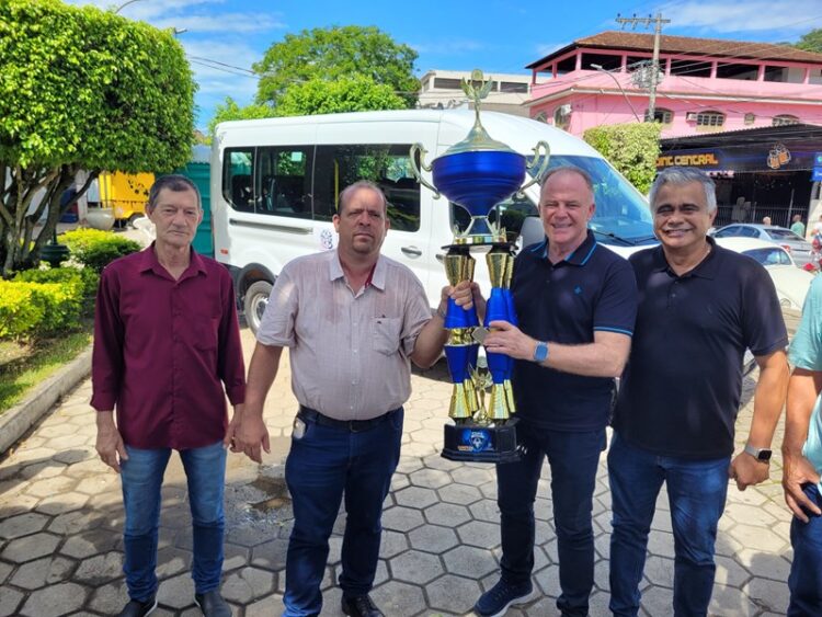 Casagrande inaugura obras e anuncia novos investimentos em Muqui