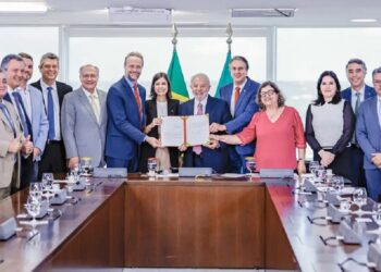 Ministro vai lançar no Espírito Santo programa de incentivo financeiro para alunos do ensino médio