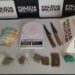 Pais de menor apreendido por tráfico em Itabirinha são pegos preparando drogas para venda ao lado do filho Pais de menor apreendido por tráfico em Itabirinha são pegos preparando drogas para venda ao lado do filho