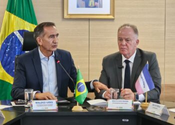 Reconstrução de cidades atingidas pelas chuvas vai custar quase R$ 1 bilhão, diz Casagrande