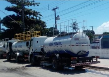 Falta água potável e Cesan manda caminhões pipa para oito municípios