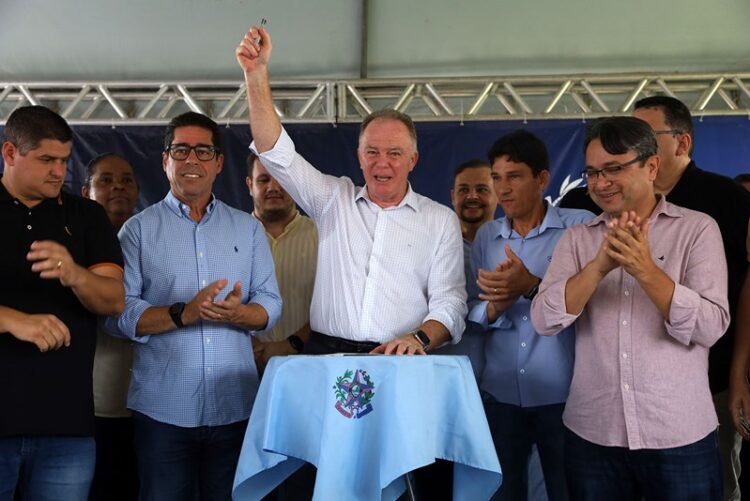 Casagrande inaugura obras e anuncia novos investimentos para João Neiva