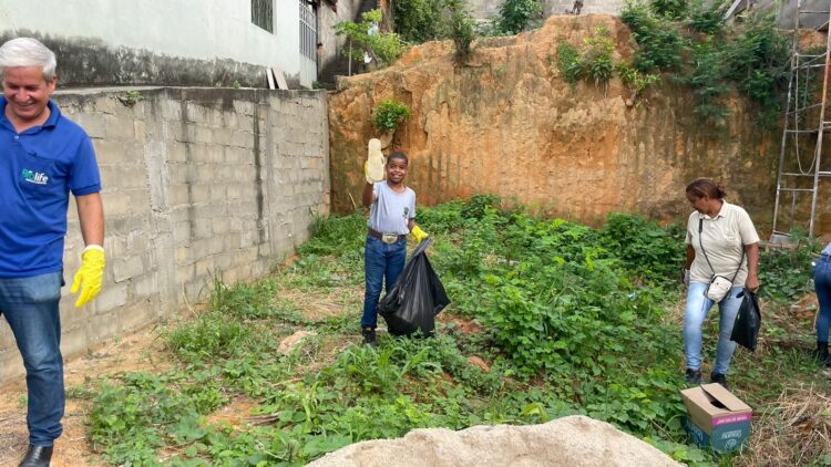 Mutirão de combate aos focos do mosquito transmissor da dengue recolhe toneladas de entulho no Campo Novo