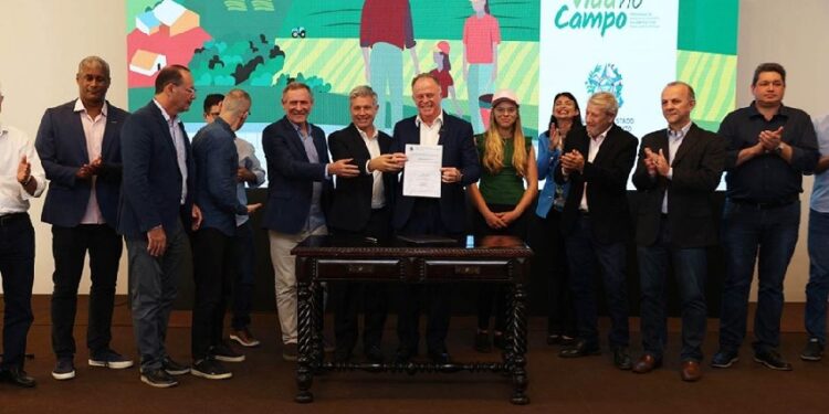 ES vai investir R$ 102 milhões para desenvolver a agricultura familiar ES vai investir R$ 102 milhões para desenvolver a agricultura familiar