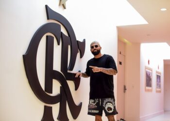 Gabigol volta ao CT do Flamengo após conseguir efeito suspensivo de punição de 2 anos