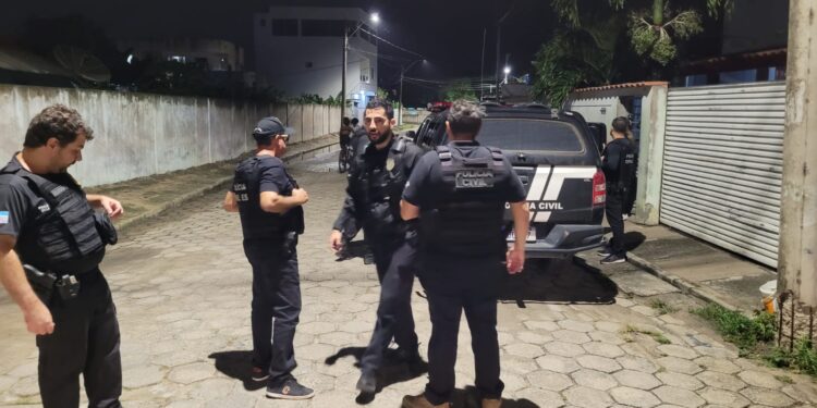 PCES prende casal em Sooretama com mandados de prisão preventiva por tráfico PCES prende casal em Sooretama com mandados de prisão preventiva por tráfico