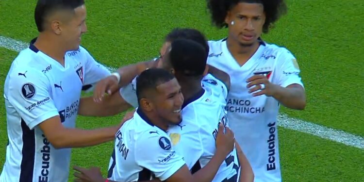Botafogo dá vexame, perde e continua na lanterna da Libertadores. Veja os outros jogos Botafogo dá vexame, perde e continua na lanterna da Libertadores. Veja os outros jogos