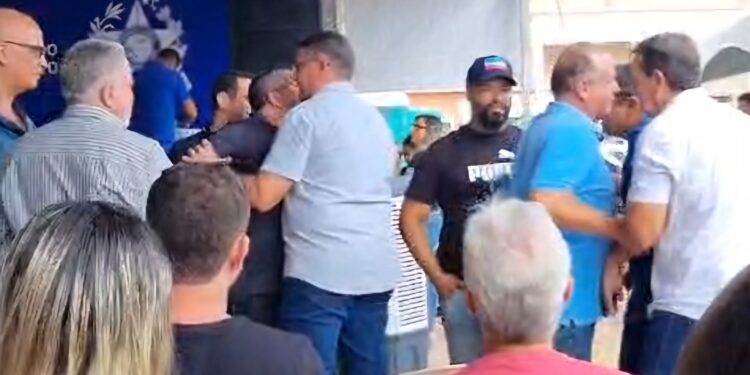 “Faria tudo de novo”, diz prefeito após briga com deputado. Veja vídeo que deu origem  a confusão