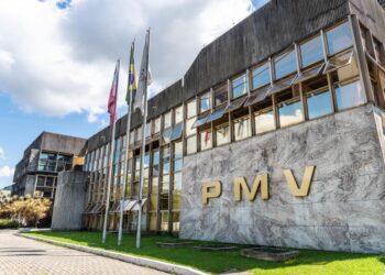 Prefeitura de Vitória divulga concurso com salários entre R$ 5,5 mil e R$ 21,9 mil