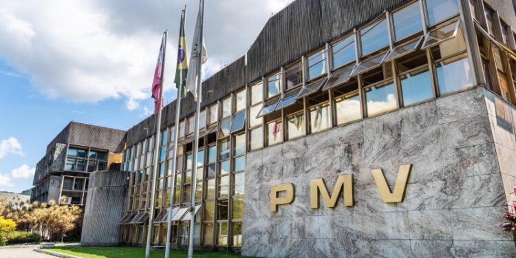 Prefeitura de Vitória divulga concurso com salários entre R$ 5,5 mil e R$ 21,9 mil