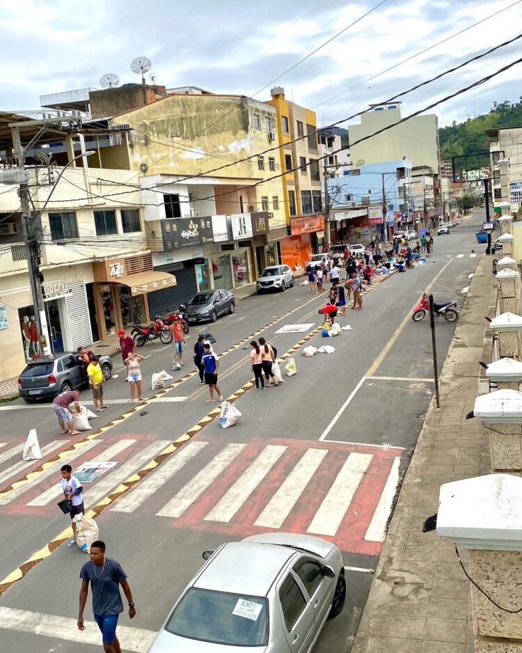 Comunidades francisquenses preparam tapetes para procissão de Corpus Christi; veja fotos e vídeos